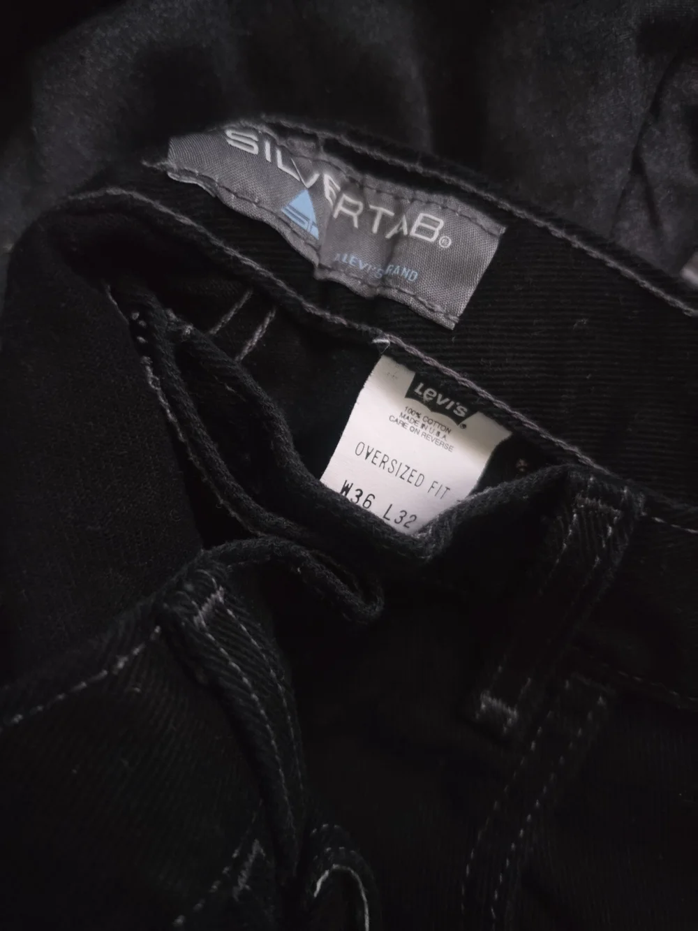 Levis slim straight